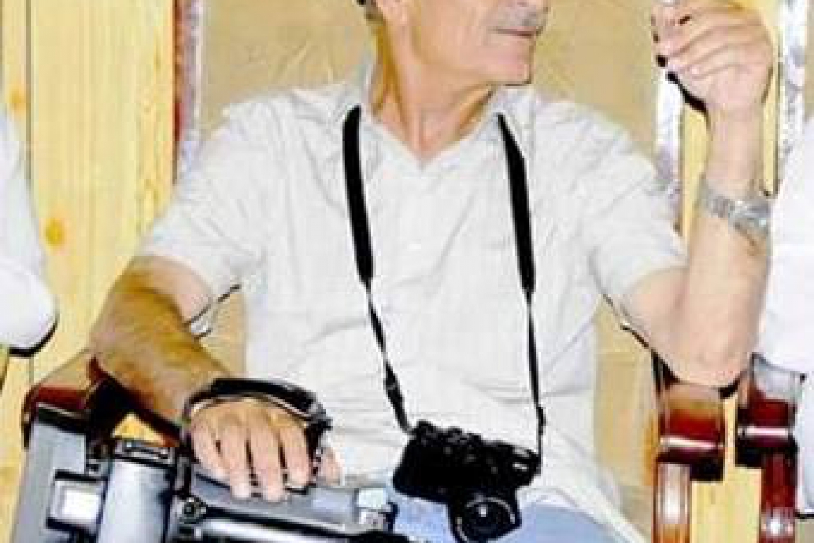 د کندهار ملي راډیو تلویزیون انځور اخیستونکی محمد سلیم انګار نن په یوه تروریستي پېښه کې ووژل شو.